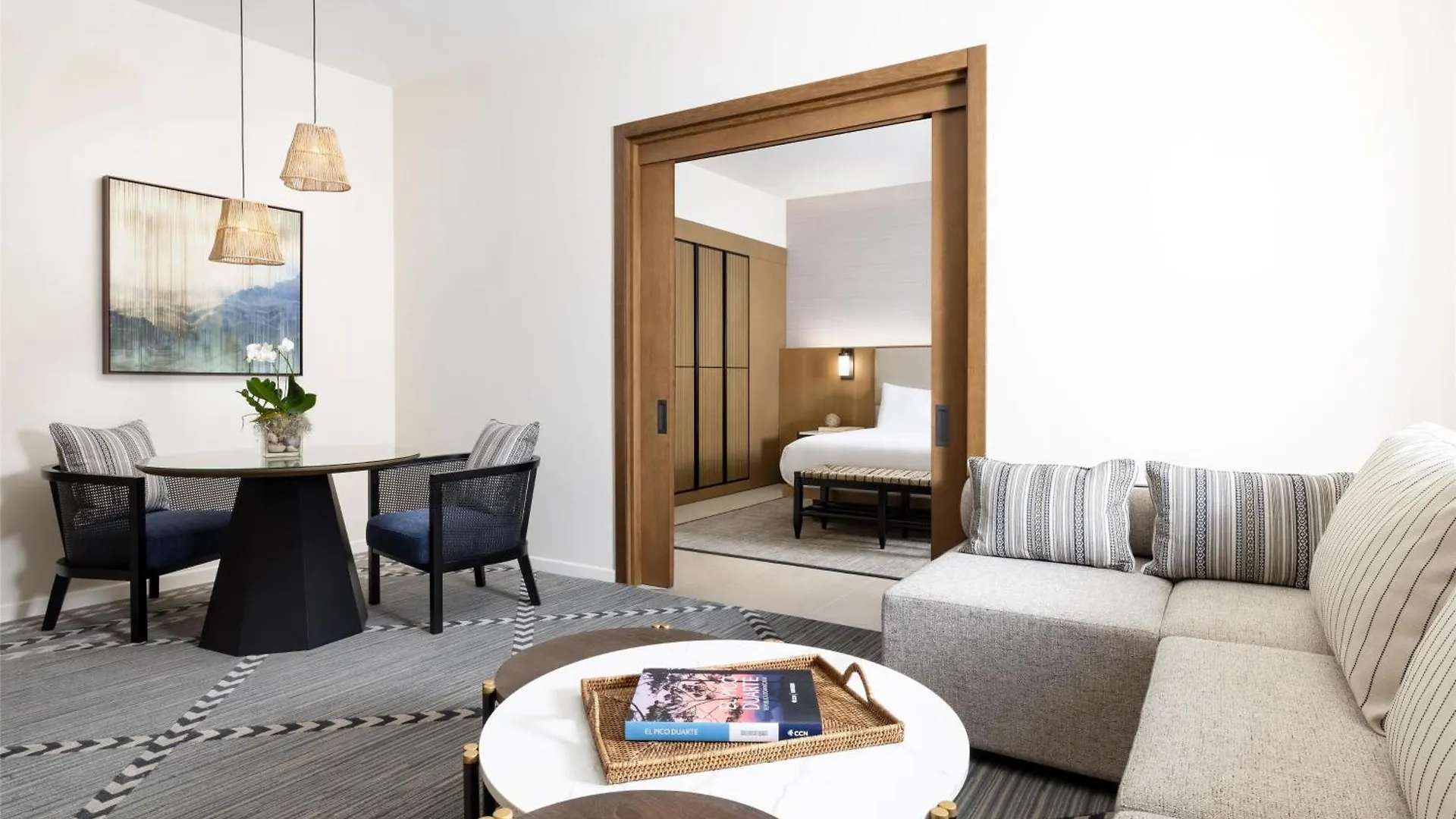Hotel Santiago, Curio Collection By Hilton サンティアゴ・デ・ロス・カバリェロス