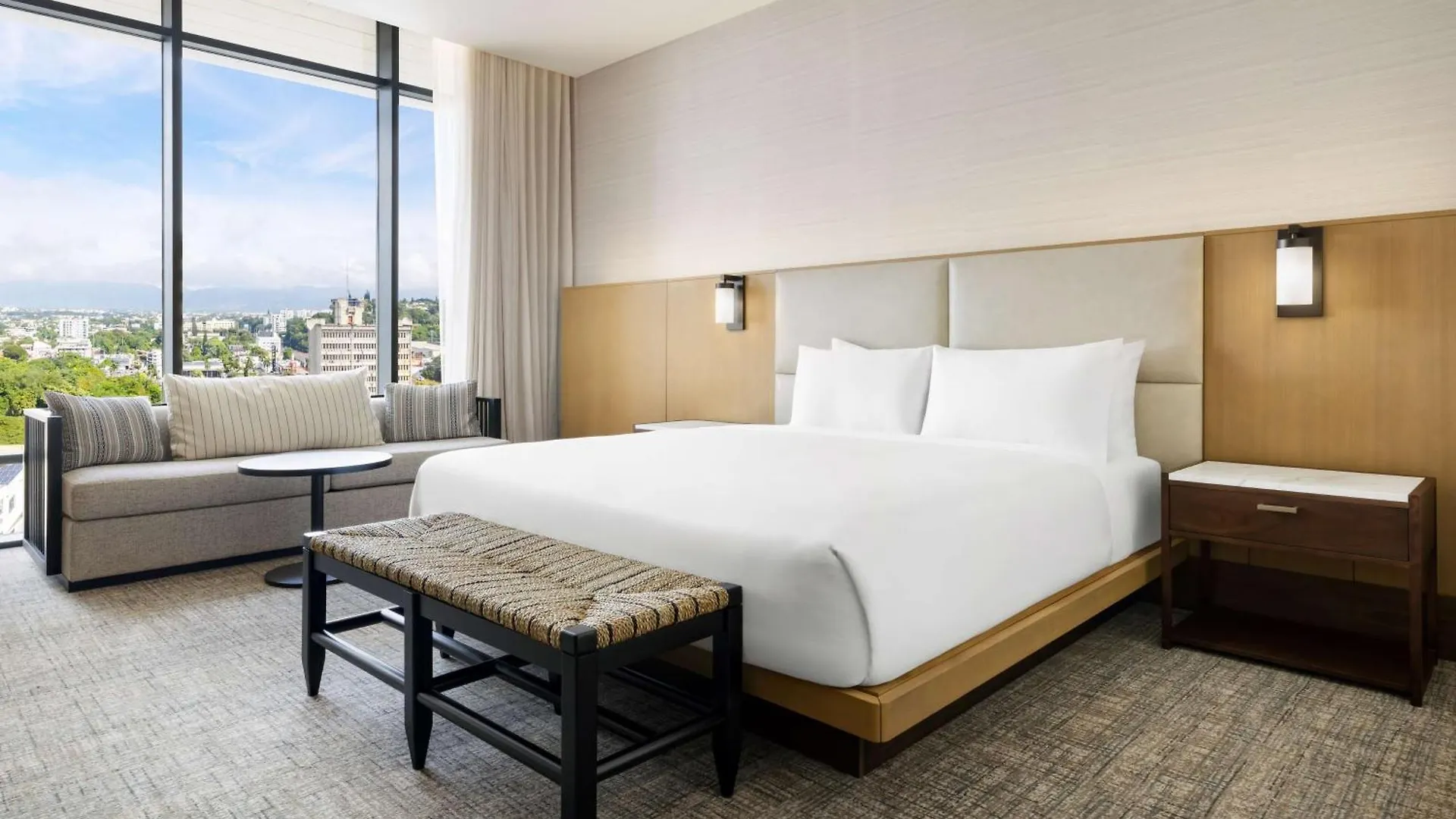 ****  Hotel Santiago, Curio Collection By Hilton Santiago De Los Caballeros Den Dominikanske Republik